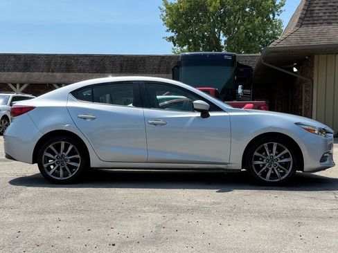 Used 2018 MAZDA MAZDA3 Touring FWD image 6