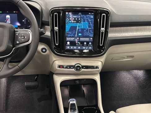 New 2026 Volvo XC40 B5 Ultra w/ Climate Package image 11