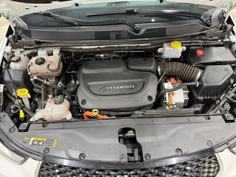 Used 2023 Chrysler Pacifica Touring-L image 29