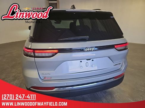 Used 2023 Jeep Grand Cherokee Limited AWD/4WD image 4