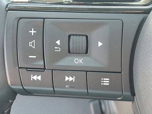 Used 2024 Nissan Pathfinder Platinum image 21