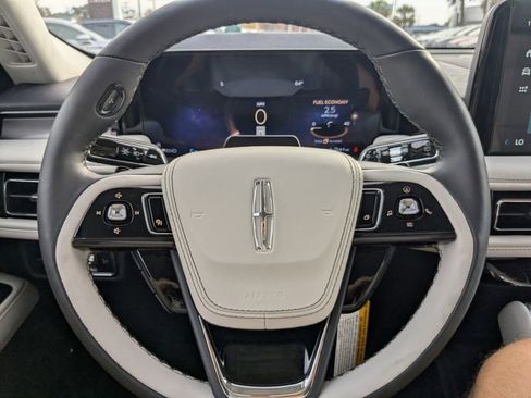 New 2026 Lincoln Aviator 2WD image 31