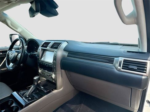 Used 2021 Lexus GX 460 Premium w/ Premium Package image 29