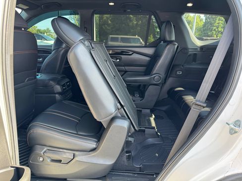 Used 2024 Honda Pilot TrailSport image 24