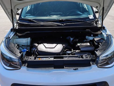 Used 2016 Kia Soul FWD image 32
