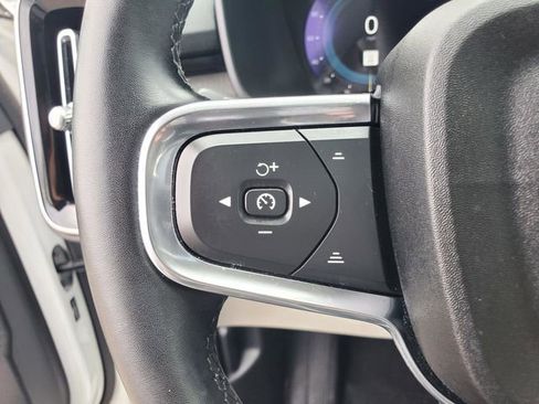Certified 2023 Volvo XC40 B5 Plus w/ Protection Package Premier AWD/4WD image 19
