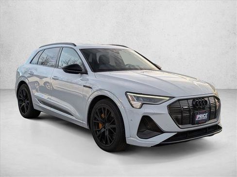 Used 2022 Audi e-tron Chronos w/ Chronos Package image 3
