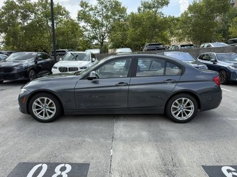 Used 2017 BMW 320i xDrive Sedan AWD/4WD image 5