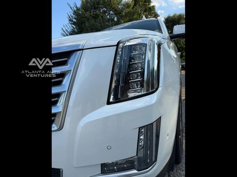 Used 2019 Cadillac Escalade Platinum image 29