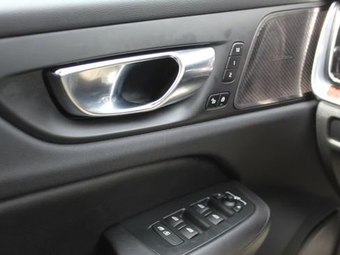 Used 2023 Volvo S60 T8 Plus image 20