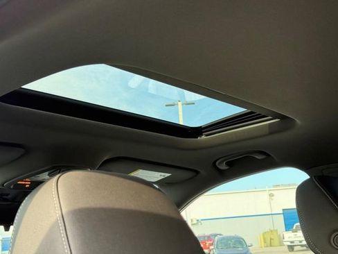 New 2026 Chevrolet Trax RS w/ Sunroof Package FWD image 6