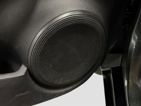 Used 2021 Nissan Kicks S image 20