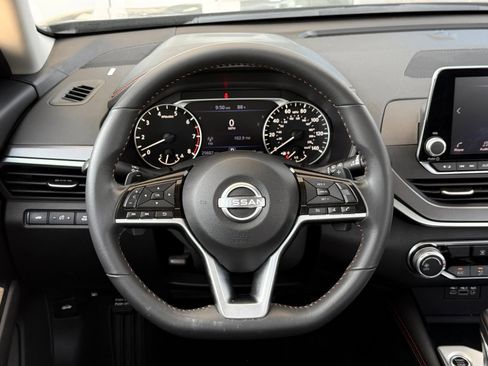 Used 2024 Nissan Altima 2.5 SR FWD image 27