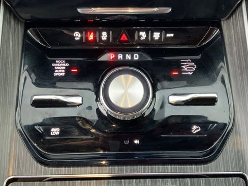 Used 2023 Jeep Wagoneer Series III w/ Preferred Equipment Group image 37