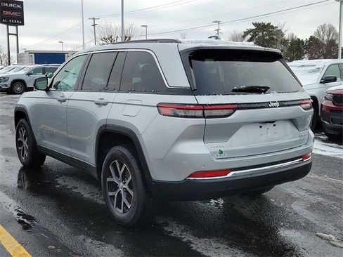 New 2025 Jeep Grand Cherokee Limited w/ Trailer Tow Package image 3