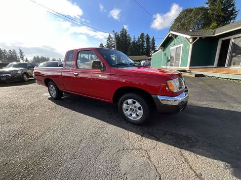 Used 1999 Nissan Frontier XE image 3