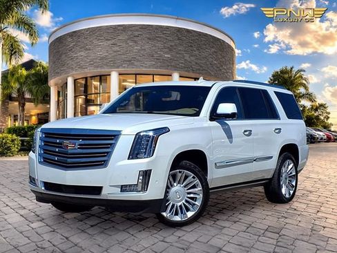 Used 2017 Cadillac Escalade Platinum AWD/4WD image 1
