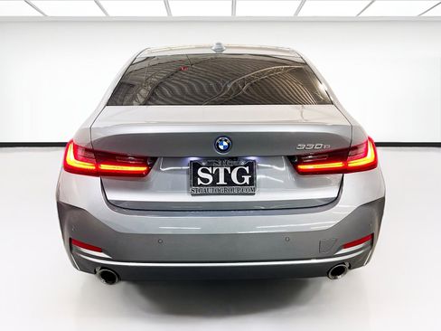 Used 2023 BMW 330e w/ Driving Assistance Package image 5