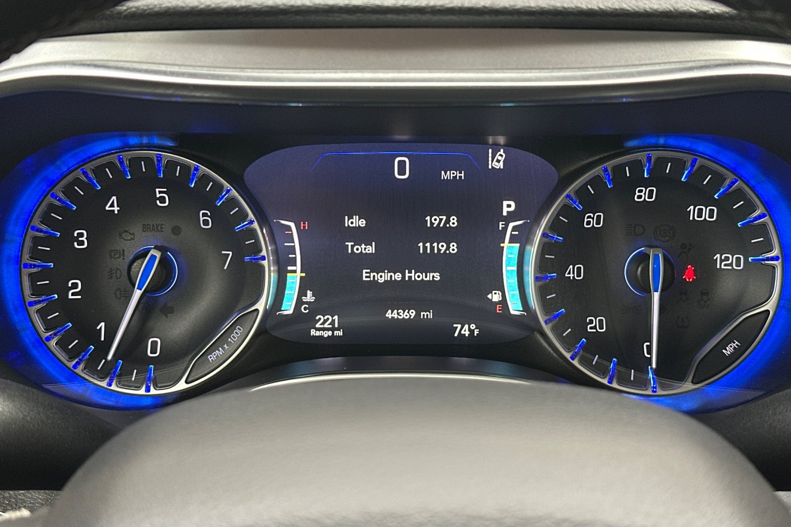 Used 2025 Chrysler Pacifica Limited FWD image 34