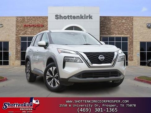 Used 2023 Nissan Rogue SV FWD image 1