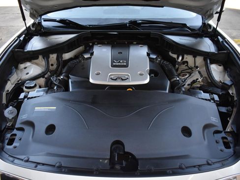 Used 2017 INFINITI Q70 L 3.7 w/ Deluxe Touring Package image 47