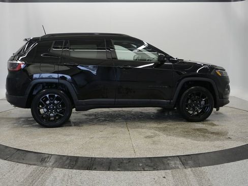 Certified 2022 Jeep Compass Altitude w/ Convenience Group image 9