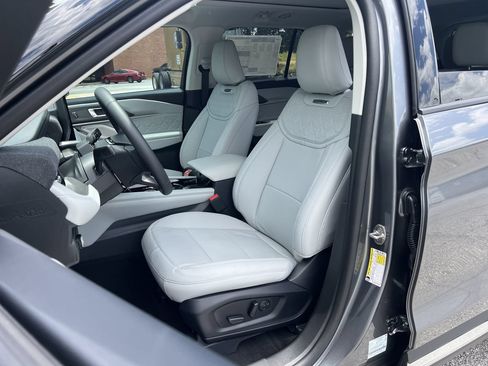 New 2026 Ford Explorer Platinum w/ LUX Leather Package AWD/4WD image 17