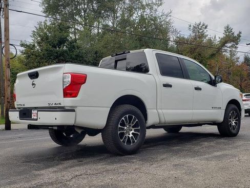 Used 2022 Nissan Titan SV image 7
