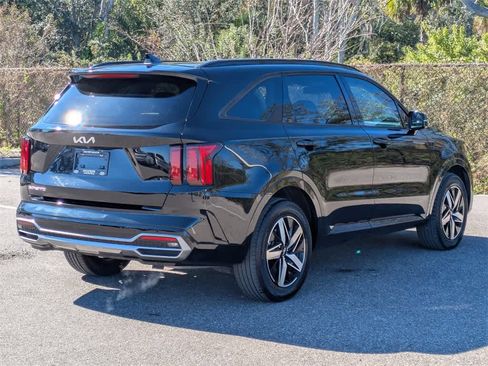 Used 2023 Kia Sorento EX w/ Panoramic Sunroof Package image 5