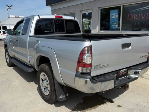 Used 2010 Toyota Tacoma 4x4 Access Cab V6 image 4