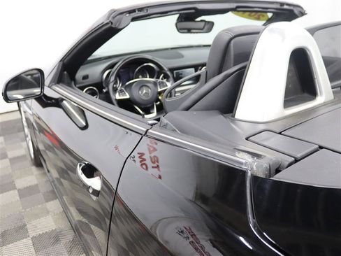 Used 2017 Mercedes-Benz SLC 300 image 8