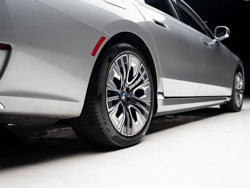 Used 2023 BMW i7 xDrive60 image 77