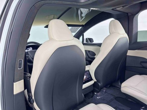 Used 2022 Tesla Model X Plaid image 39