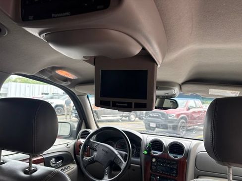 Used 2004 GMC Envoy XL SLT AWD/4WD image 31