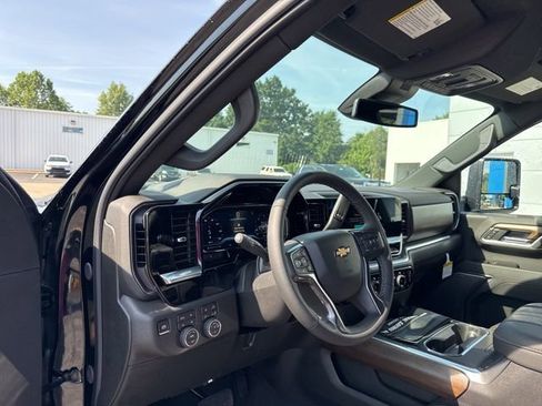 Used 2025 Chevrolet Silverado 2500 High Country image 27