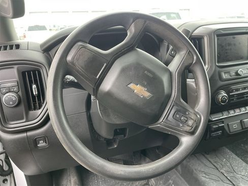 Used 2020 Chevrolet Silverado 1500 Custom w/ Custom Value Package image 11