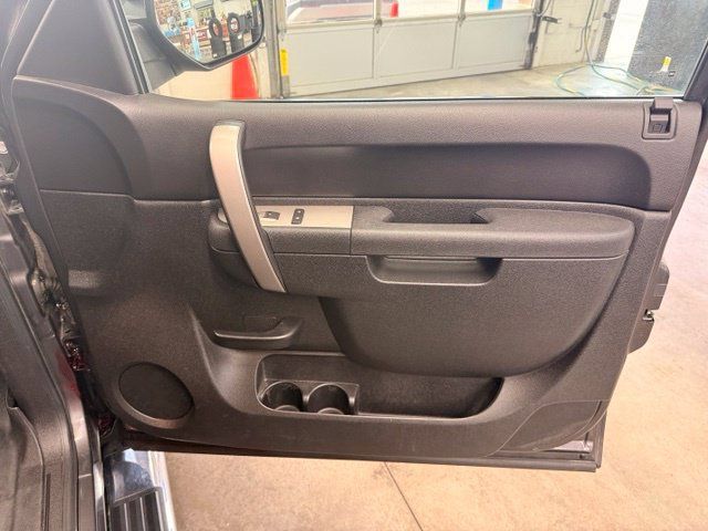 Used 2010 GMC Sierra 1500 SLE w/ Power Pack Plus AWD/4WD image 26