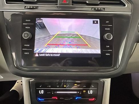 Used 2023 Volkswagen Tiguan SE AWD/4WD image 24