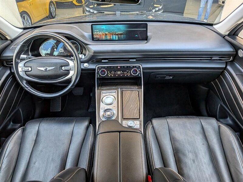 Used 2022 Genesis GV80 2.5T w/ Prestige Package 04 AWD/4WD image 3