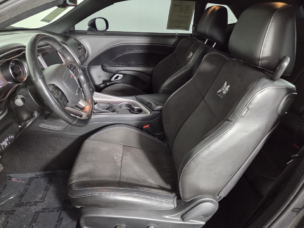 Used 2022 Dodge Challenger R/T Scat Pack RWD image 10