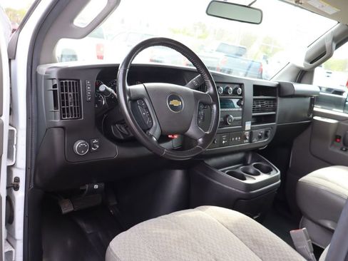 Used 2022 Chevrolet Express 3500 w/ Power Convenience Package RWD image 8