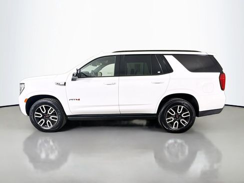 Used 2023 GMC Yukon AT4 w/ AT4 Premium Package AWD/4WD image 6