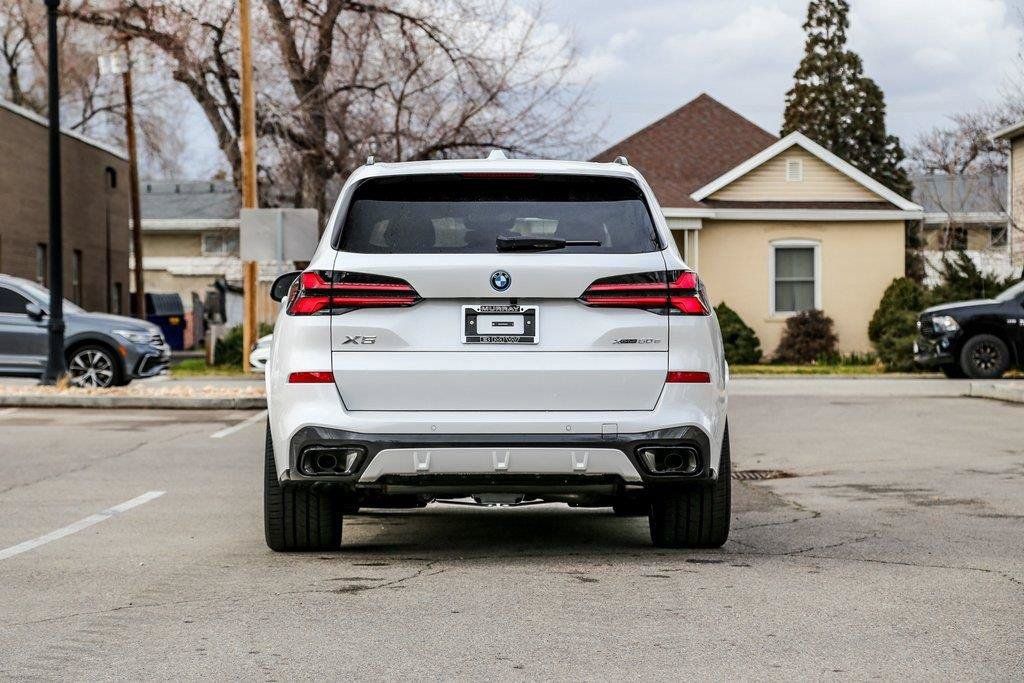 Used 2026 BMW X5 xDrive50e w/ M Sport Package AWD/4WD image 4