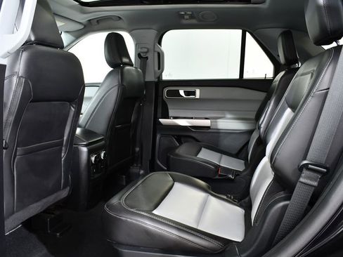 Used 2023 Ford Explorer XLT w/ Equipment Group 202A image 16