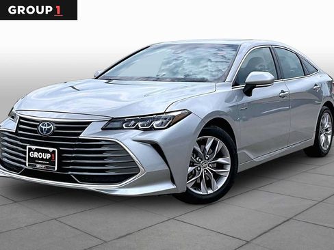 Used 2021 Toyota Avalon XLE w/ Moonroof Package FWD image 1