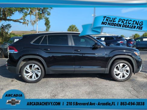 Used 2020 Volkswagen Atlas Cross Sport SE w/ Towing Package FWD image 3