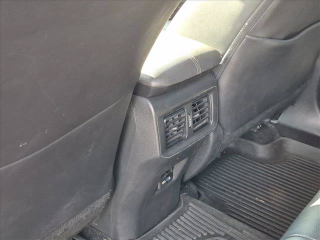 Used 2022 Toyota RAV4 XLE Premium AWD/4WD image 10