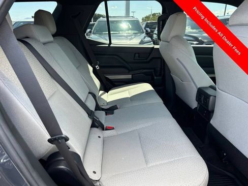 Used 2025 Toyota 4Runner SR5 AWD/4WD image 20