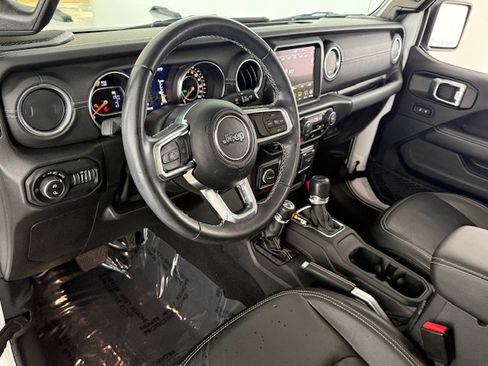 Certified 2022 Jeep Gladiator Overland w/ Popular Equipment Package image 11