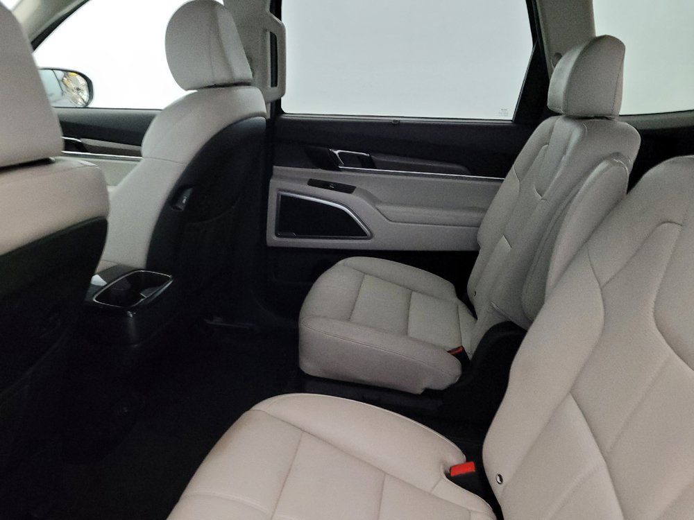 Used 2022 Kia Telluride EX w/ EX Premium Package AWD/4WD image 18